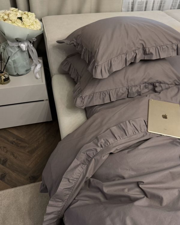 Комплект постільної білизни «МЛС» Сімейний Поплін преміум & рюша